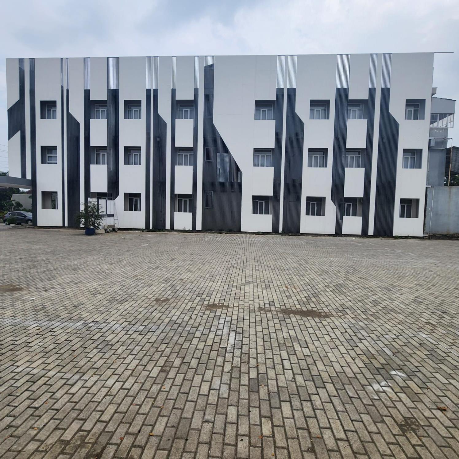 Oyo 2816 Privato Suite Kembaran Kültér fotó